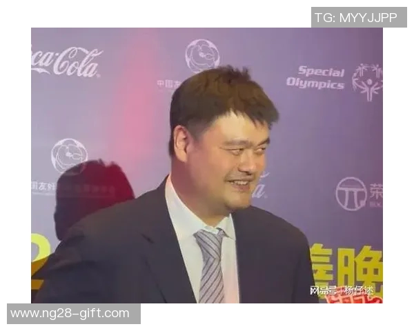 姚明在上海独居生活揭秘：巨星背后的平凡日常与心路历程