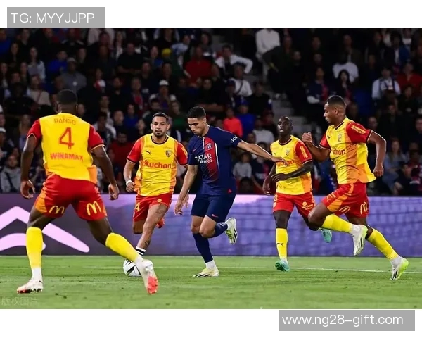 中超联赛波尔图与巴黎圣日耳曼激战成平局全场精彩瞬间回顾 中超联赛波尔图与巴黎圣日耳曼激战成平局全场精彩瞬间回顾