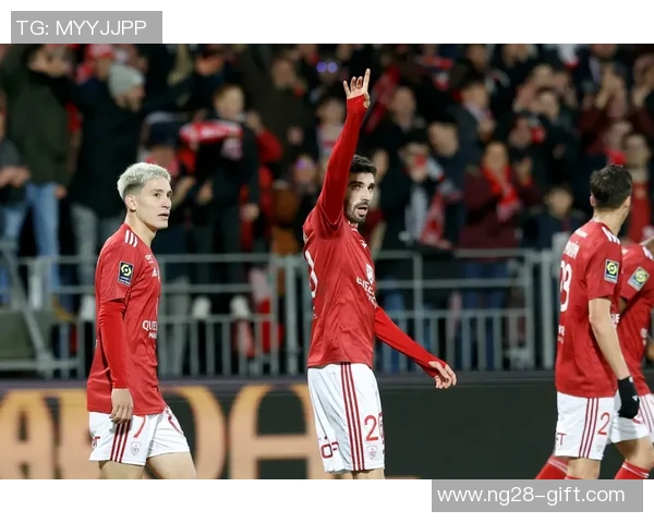 英超激战:拜仁逆转皇马5-1全场沸腾转会传闻不断涌现 英超激战:拜仁逆转皇马5-1全场沸腾转会传闻不断涌现