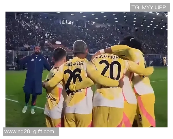 足总杯精彩对决拜仁狂胜曼联四球大捷引发全场沸腾